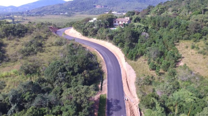 PMF conclui asfaltamento e prepara chegada de ônibus à Rua Padre Rohr