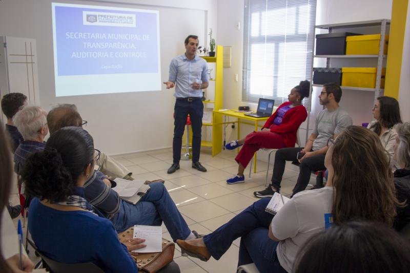 SMTAC realiza formação para Entidades que recebem recursos do FIA