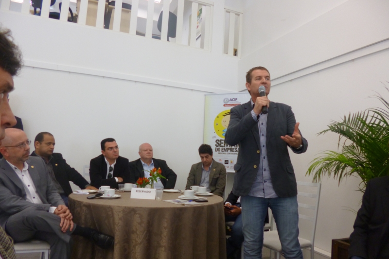 Secretaria do Continente participa da Semana do Empresário