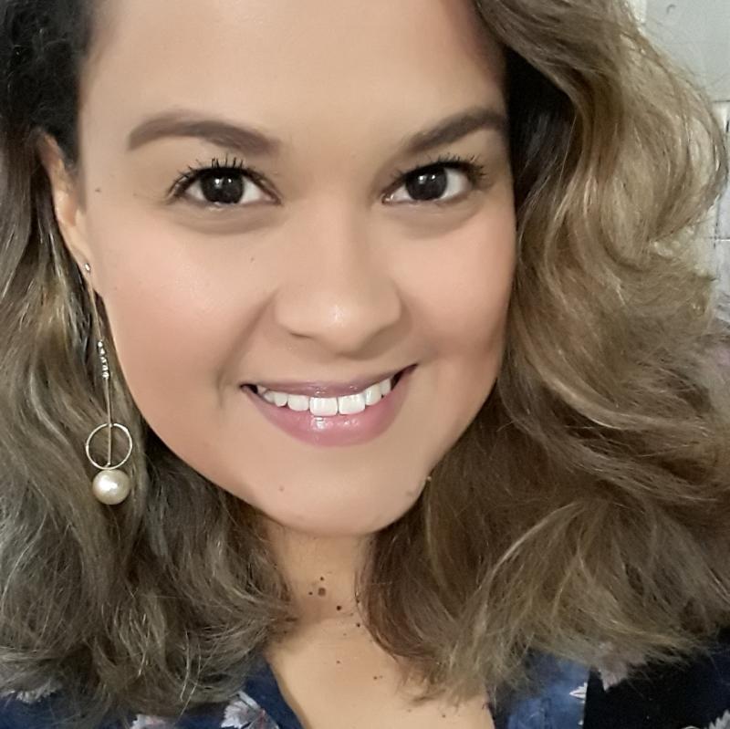Conectar-se é preciso: professora ensaia ser Youtuber e atua com Whatsapp Business