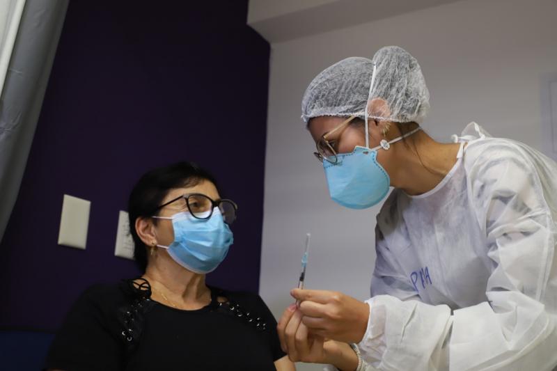 INFLUENZA | Vacinação segue em pontos fixos e Centros de Saúde nesta sexta, 18