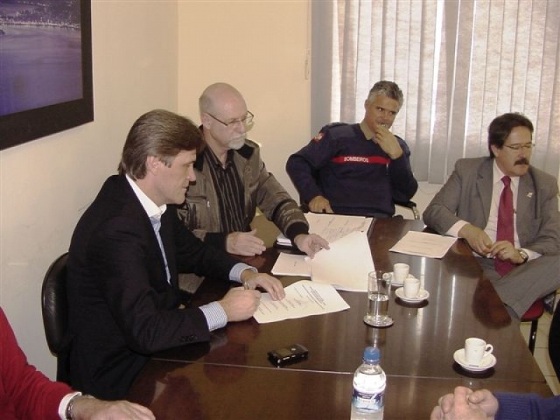 Funrebom equipa bombeiros da Capital 