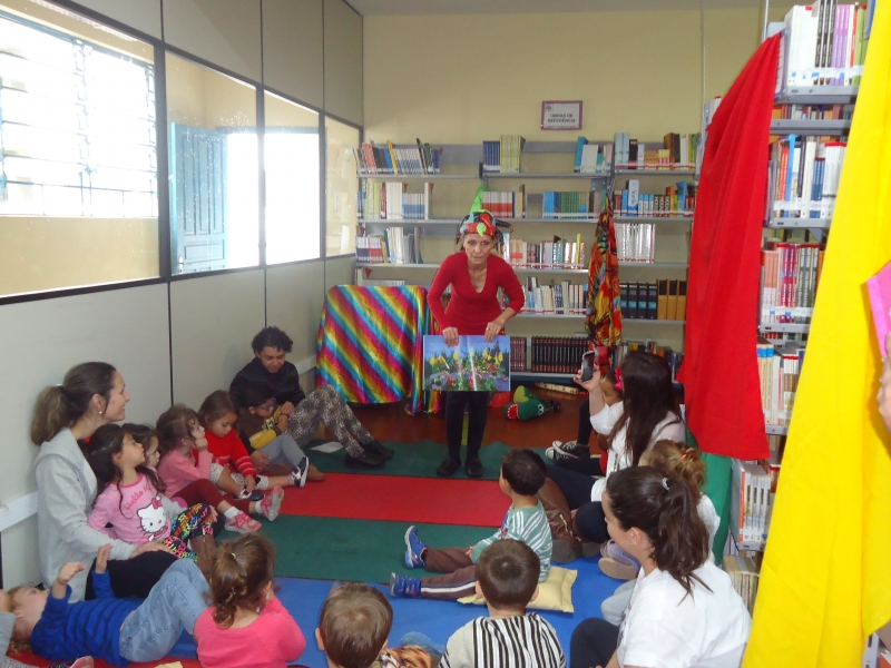 Biblioteca Central da SME recebe visitas de unidades educativas da rede