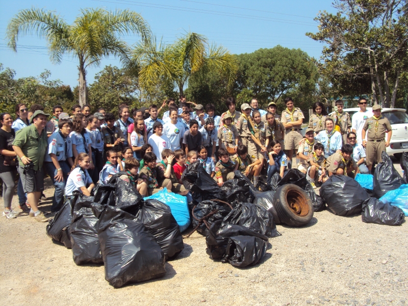 Retirados 200 kg de lixo da região da Lagoa do Peri