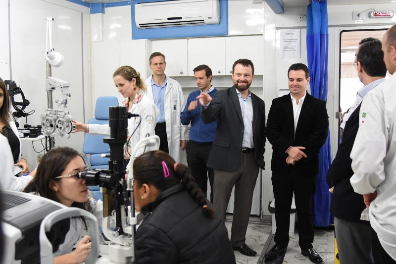 Caminhão da Oftalmologia é lançado oficialmente