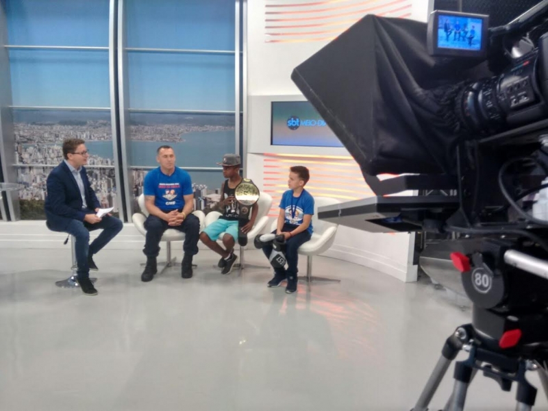 Atleta do Boxe na Escola leva Cinturão de Ouro
