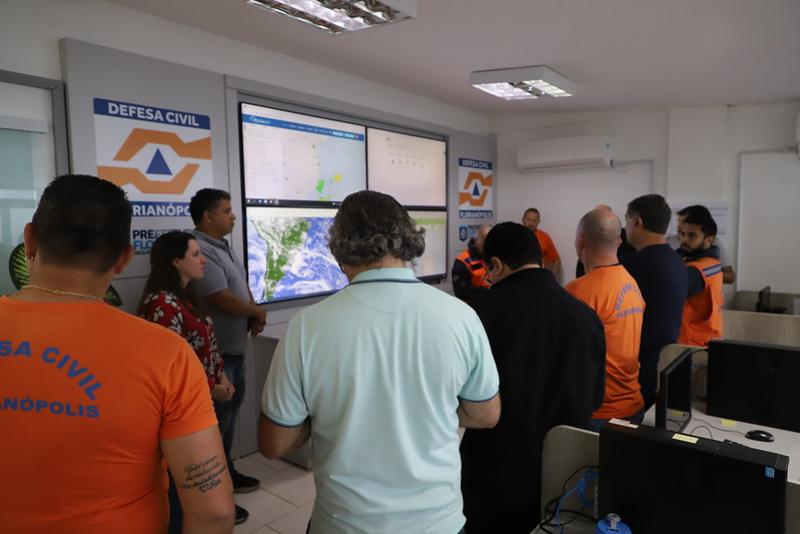 Defesa Civil e Infraestrutura definem ações de recuperação de ruas 