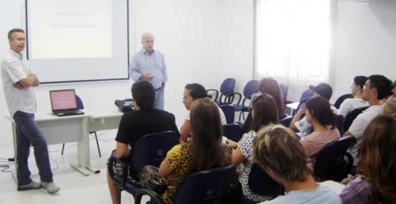 Alunos da ESAG visitam SMS