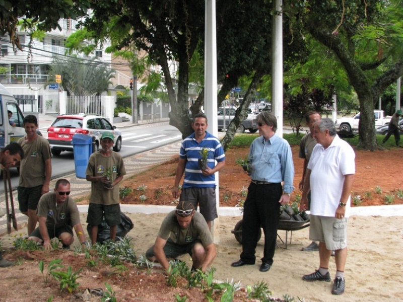 Diretor Superintendente da Floram faz vistoria em Praças do anel central