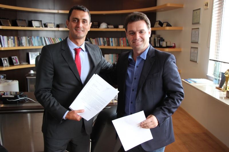 Vice-prefeito da Capital entrega carta-renúncia