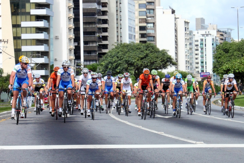Lucas Onesco leva o troféu Roberto Alves de ciclismo