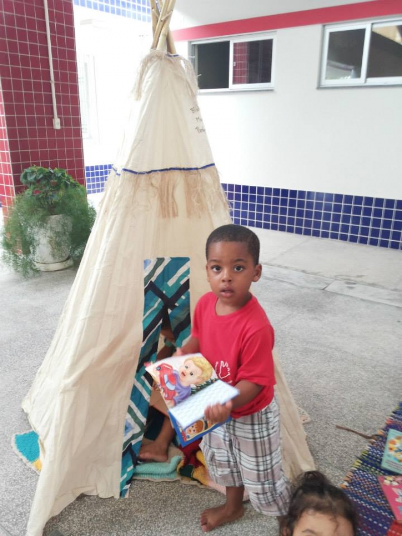 Projeto leva prazer de ler à Creche Maria Barreiros
