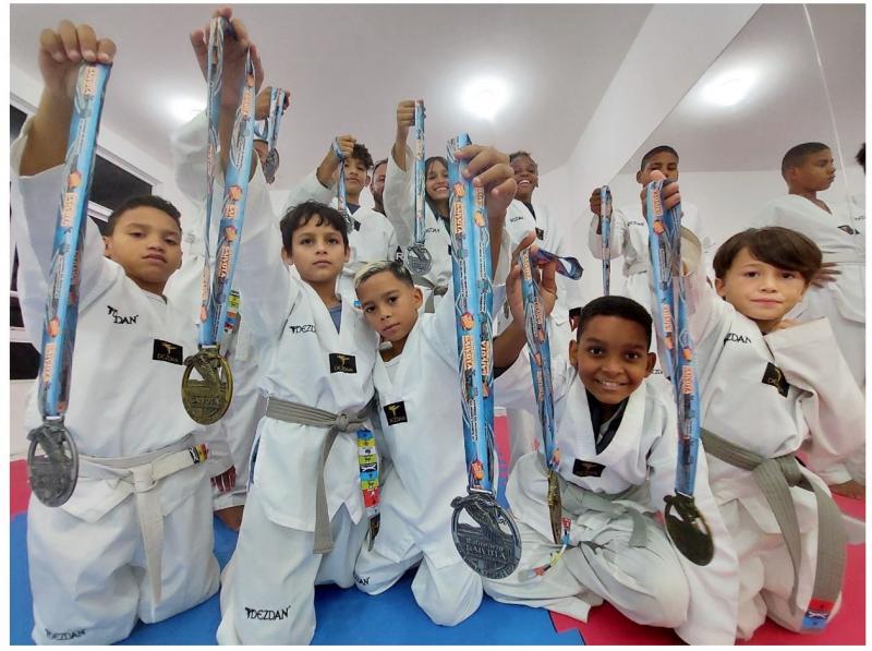 Taekwondo: Bairro educador é ouro e prata