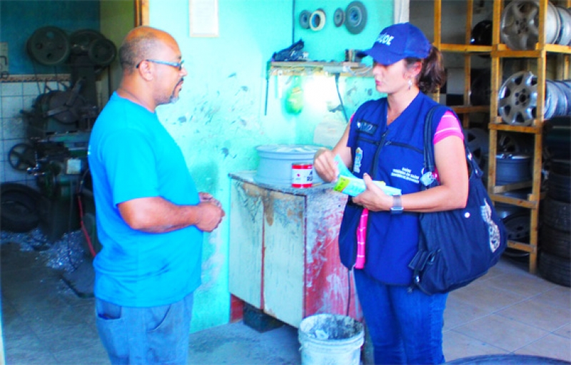 Blitz combate Dengue na divisa com São José