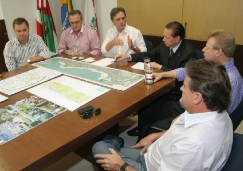 Prefeitos da Grande Florianópolis querem agilizar obras de trânsito junto ao Governo Federal