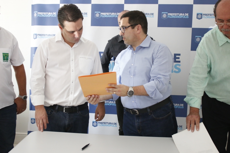 PMF recebe licença para o trapiche