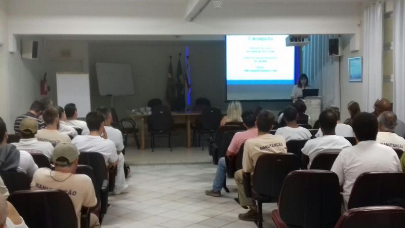 Equipe do CCZ conversa com funcionários do Hospital da Caridade sobre combate ao mosquito Aedes Aegypti 