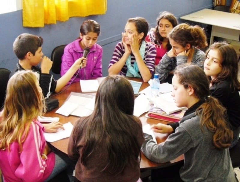 Educação promove curso de rádio na escola 