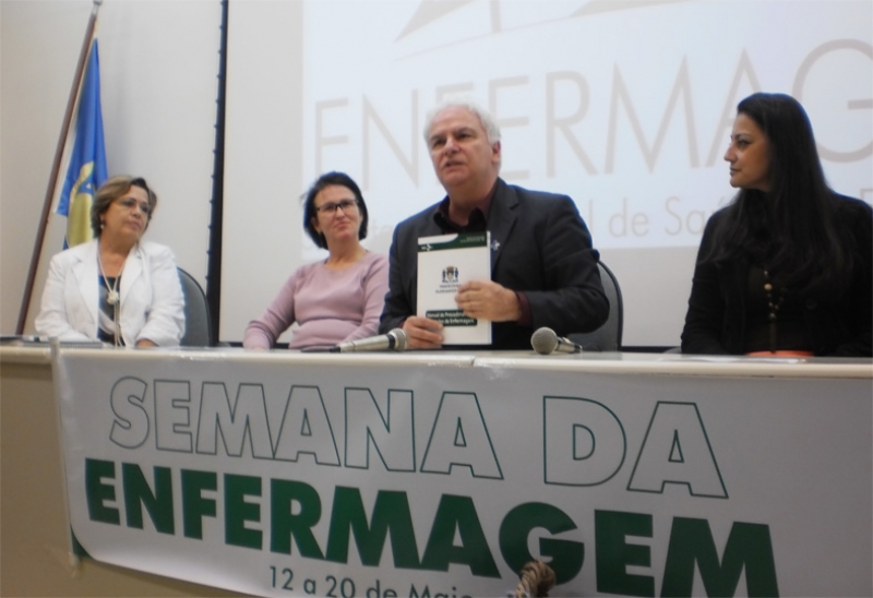 Lançado o Manual de Procedimento e Cuidados de Enfermagem