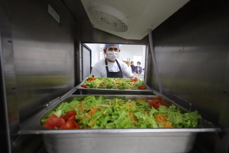 Prefeitura de Florianópolis dá início às atividades do primeiro Restaurante Popular da cidade