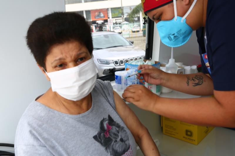 Florianópolis segue com vacinação contra Covid-19, Influenza e vacinas do calendário nesta quinta (18)