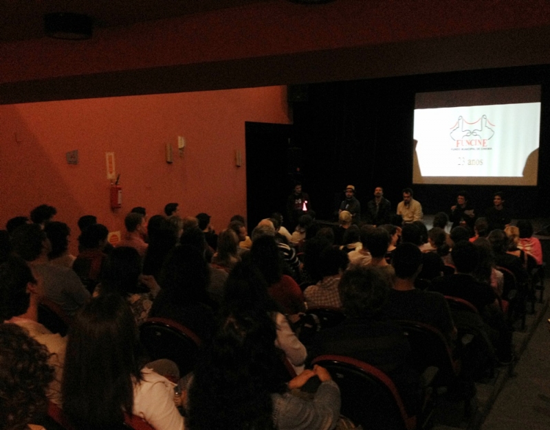 Sessão de aniversário do Funcine lota Teatro da Ubro
