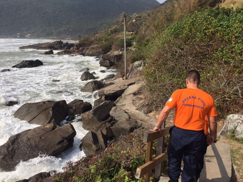 Prefeitura decreta situação de emergência em praias da Capital