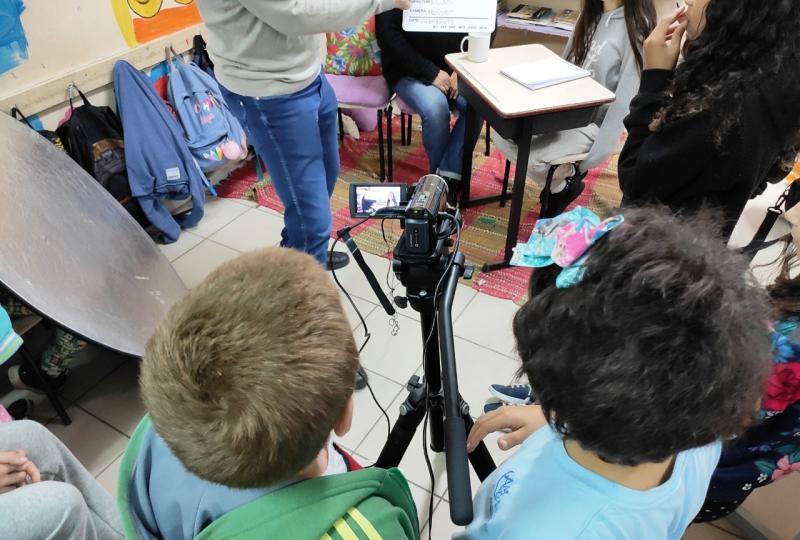 Estudantes aprendem sobre audiovisual no contraturno