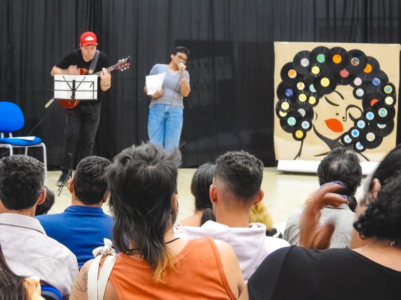 Na chegada da primavera, estudantes da EJA se reúnem em festival