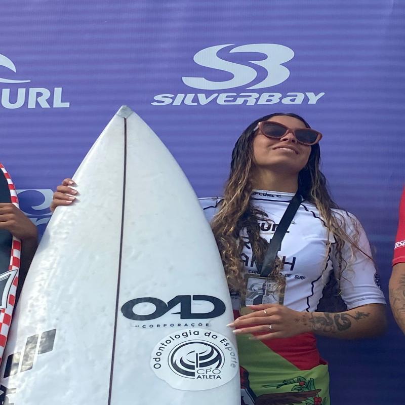 Atleta de Florianópolis conquista bicampeonato brasileiro de surfe