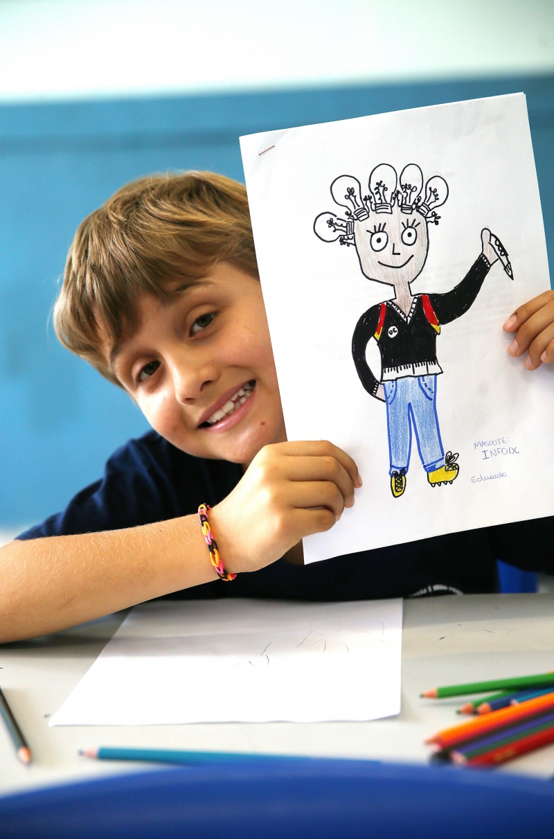Estudante premiado em concurso de desenho