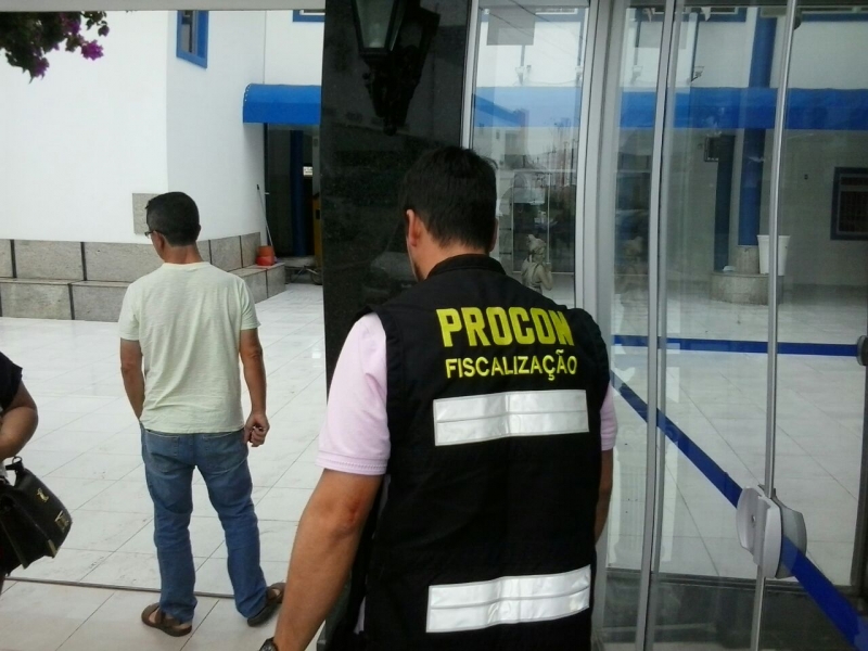 Procon começa a fiscalizar as escolas particulares