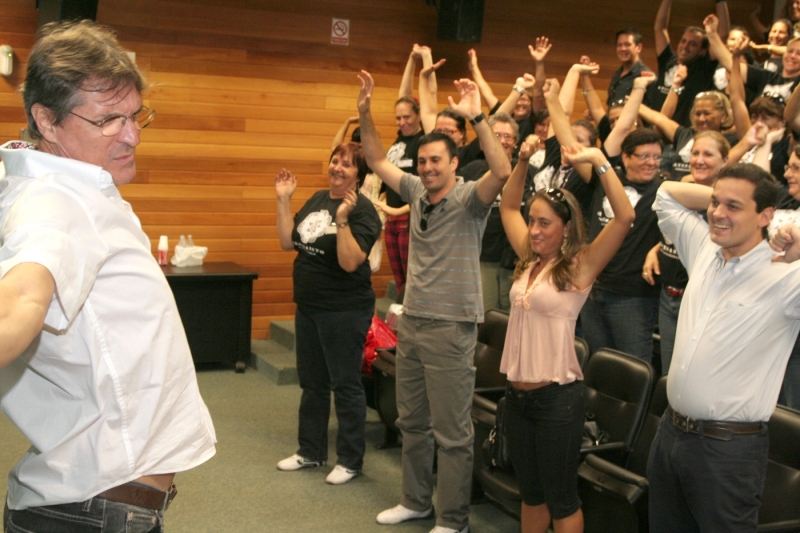 Palestra motiva mais de 100 artesãos