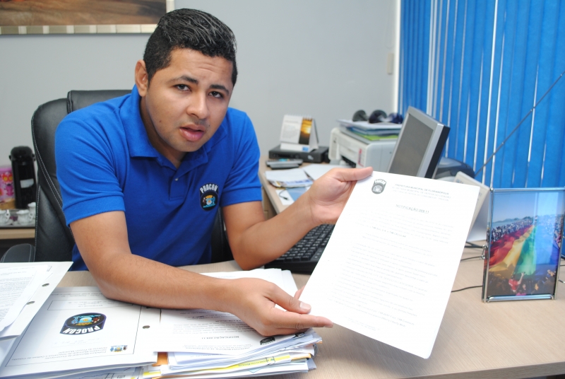 Procon notifica empresa de telefonia