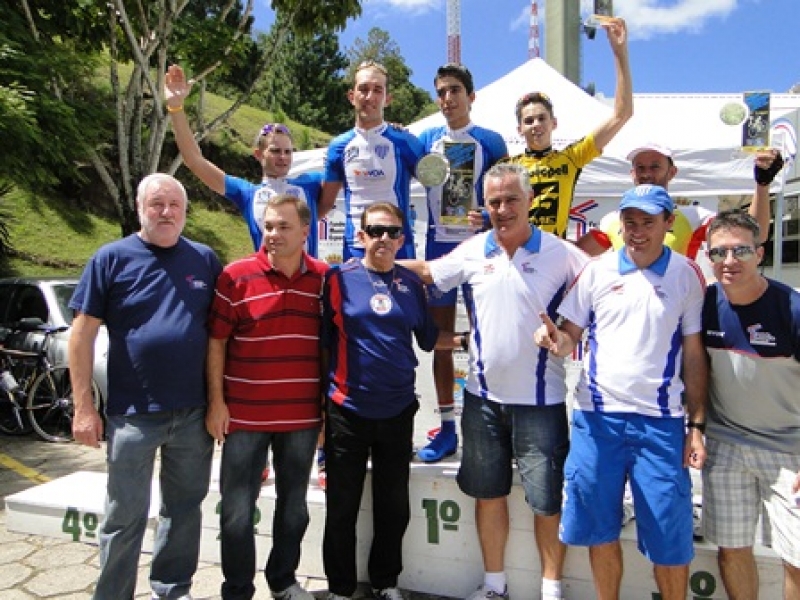 Uma das mais tradicionais provas do ciclismo catarinense abrilhantou o domingo na capital.