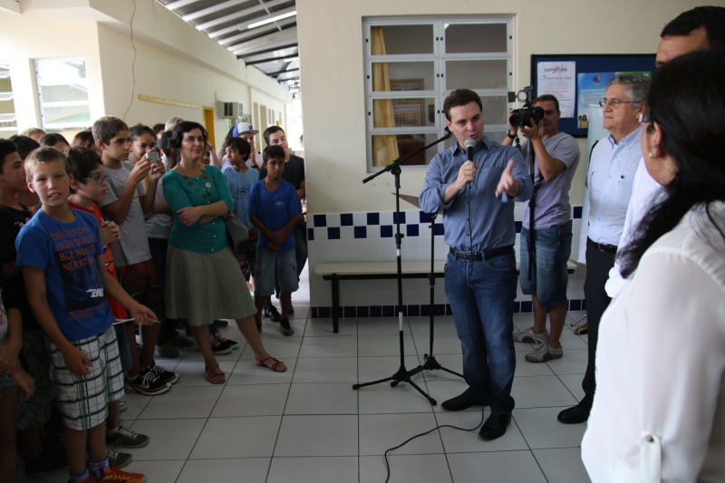 Reformas em escolas são entregues à população