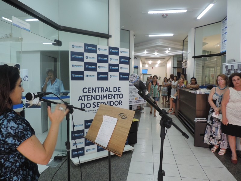 Violência contra mulher é debatida na administração