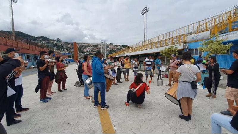 EJA da Prefeitura de Florianópolis promove cortejo pelo Centro da cidade