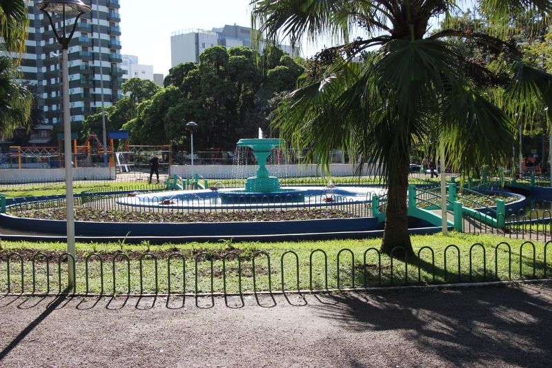 Praça Getúlio Vargas ganha revitalização