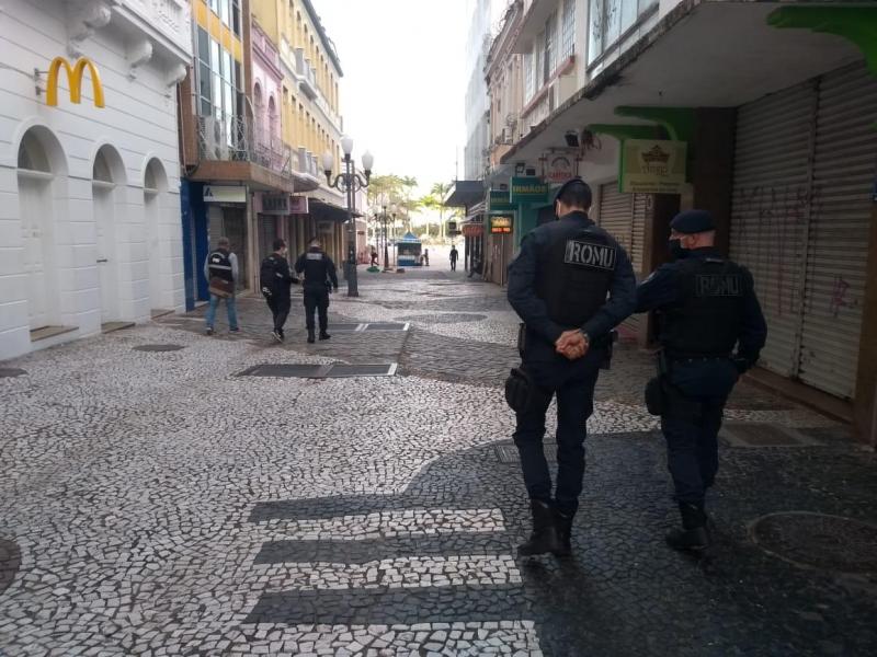 Primeiro dia com horário adaptado do comércio tem 13 locais autuados
