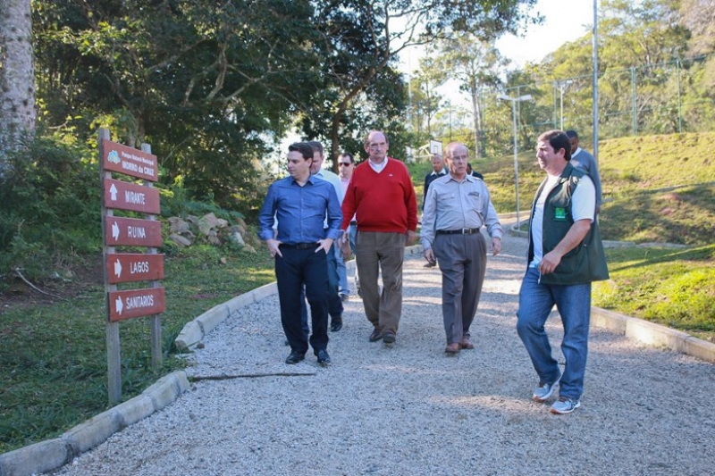 Prefeito vistoria ações em prol do meio ambiente