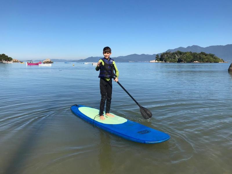 Crianças participam de projeto de Stand Up Paddle da PMF 