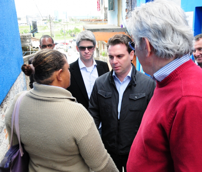 Prefeito e secretários visitam Morro do Mocotó