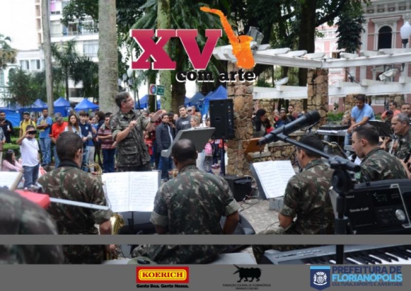 XV com Arte recebe Banda do Exército no coreto da Praça