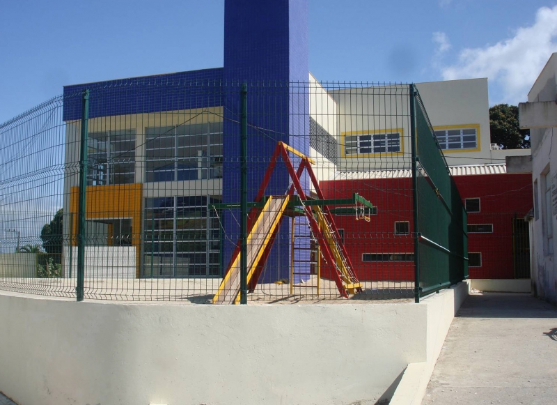 Secretaria de Educação da Capital entrega três unidades à comunidade