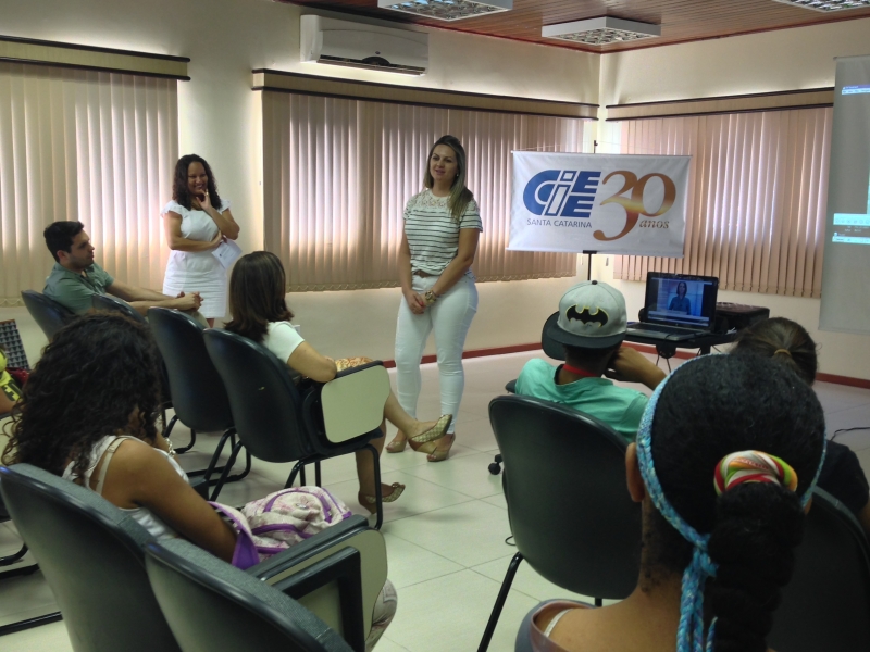 Programa capacita jovens ao mercado de trabalho