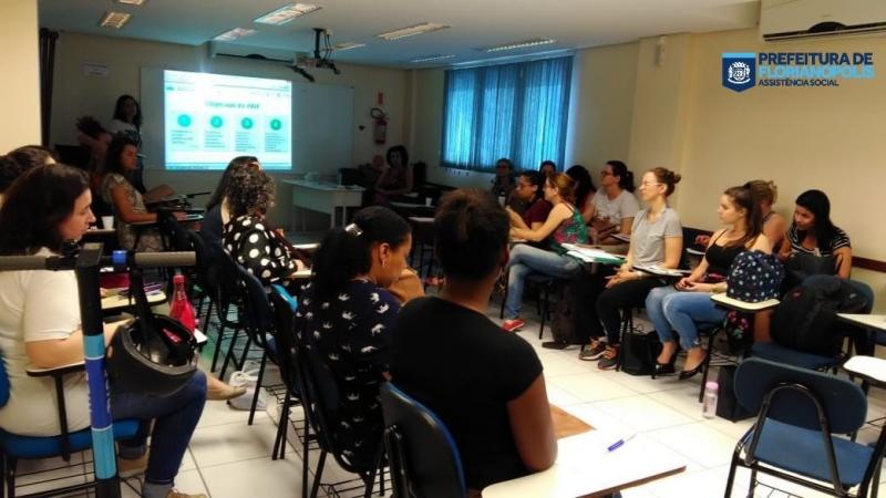 Servidores participam de capacitação sobre o PAIF
