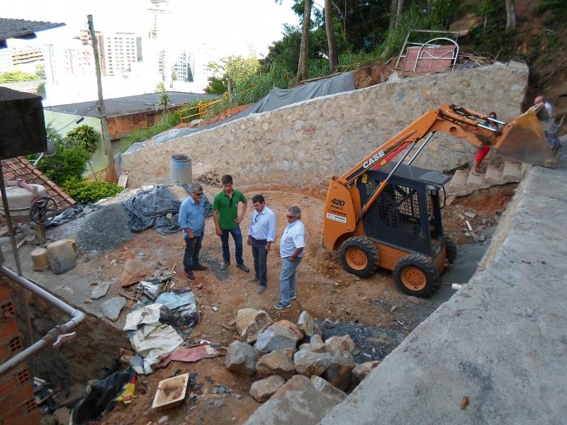 Obras ampliam segurança na Travessa Araranguá