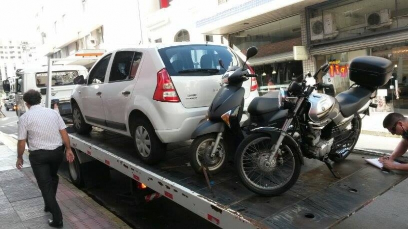 Estacionamento irregular gera mais de 60 multas