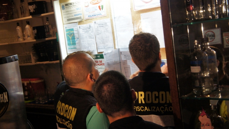 Procon na Balada notifica 14 na Beira-mar Norte